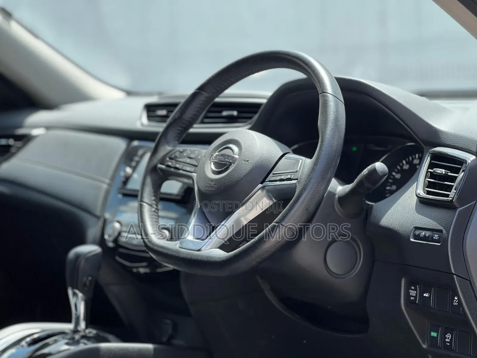 Nissan X-Trail 2.0 Petrol AWD 2018 Red