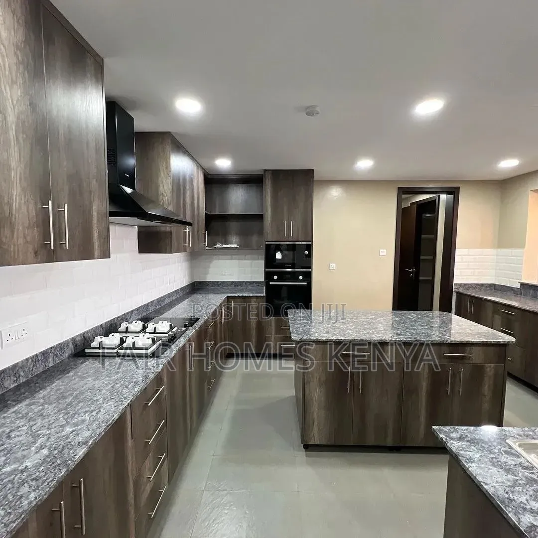 4bdrm Duplex in Valley Arcade for rent