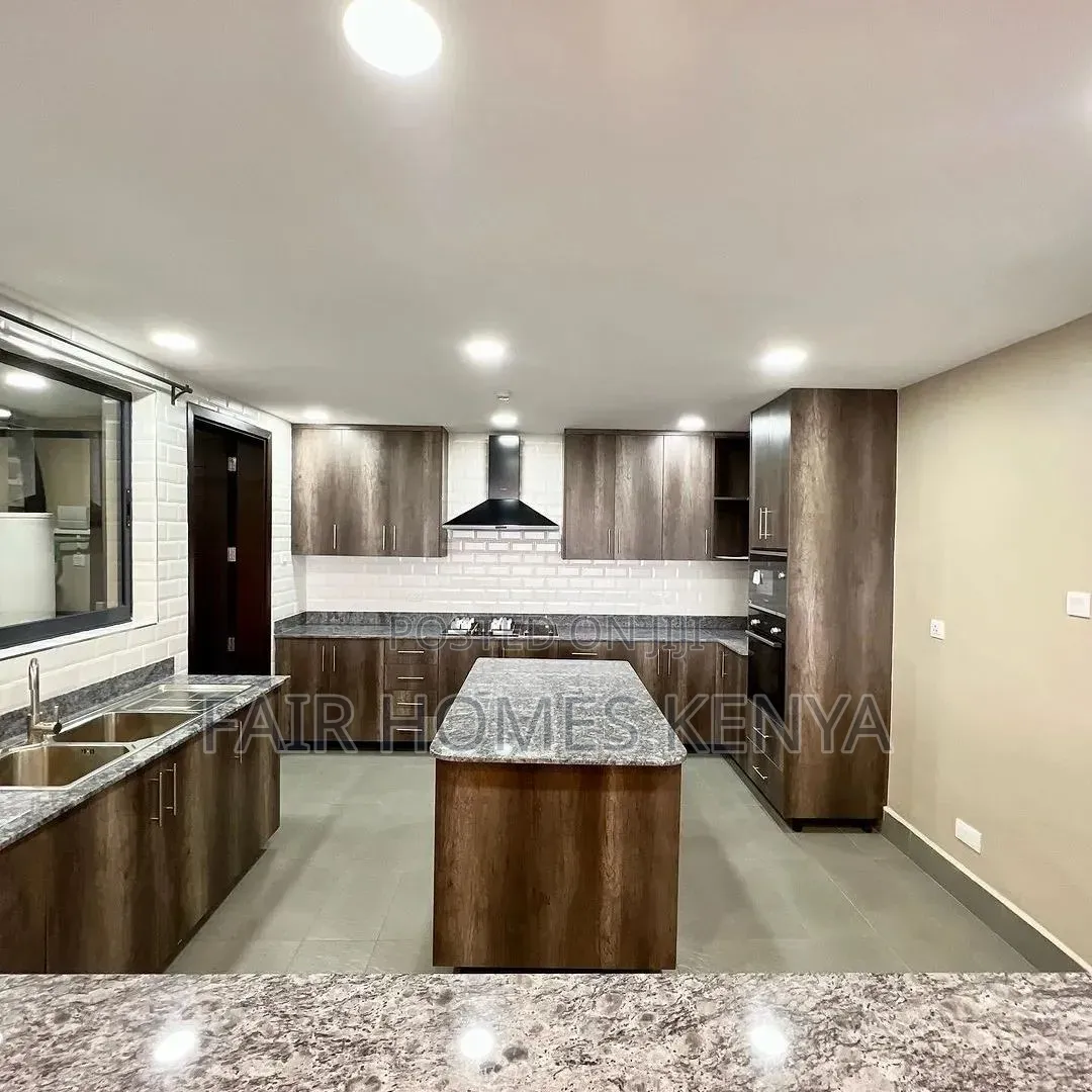 4bdrm Duplex in Valley Arcade for rent