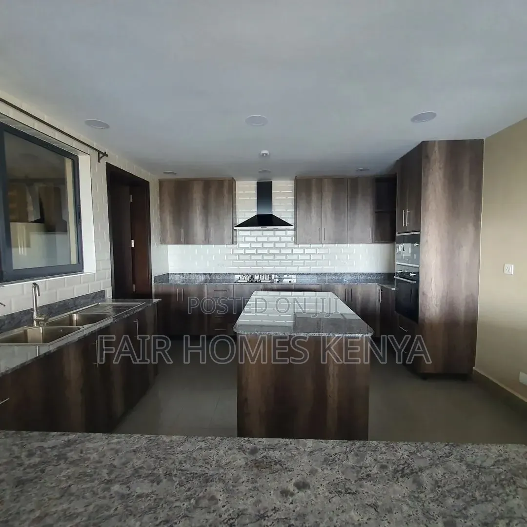 4bdrm Duplex in Valley Arcade for rent