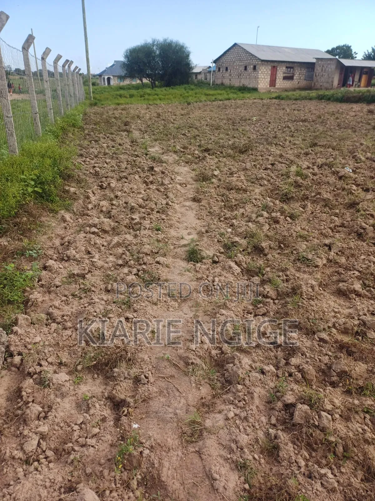 Plot in Mariakani Msifuni With Title