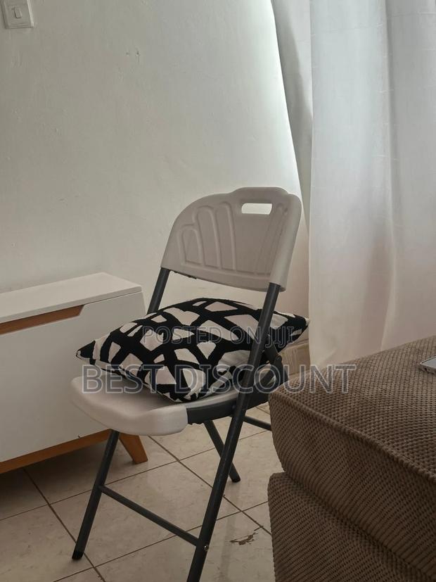 Foldable Chairs - thumbnail 2