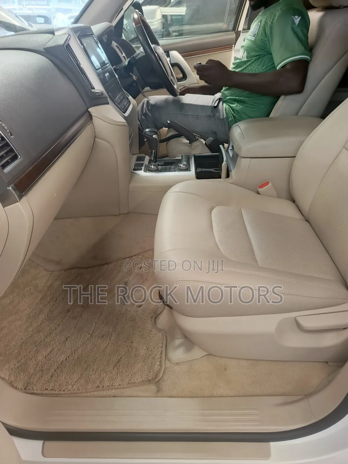 Toyota Land Cruiser 2018 White