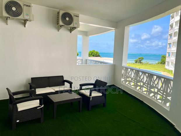 Two Bedroom Beachfront in Nysli - thumbnail 9