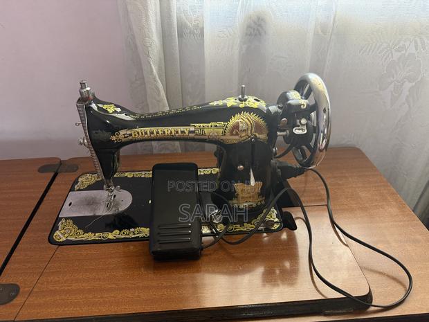 Singer Sewing Machine - thumbnail 2