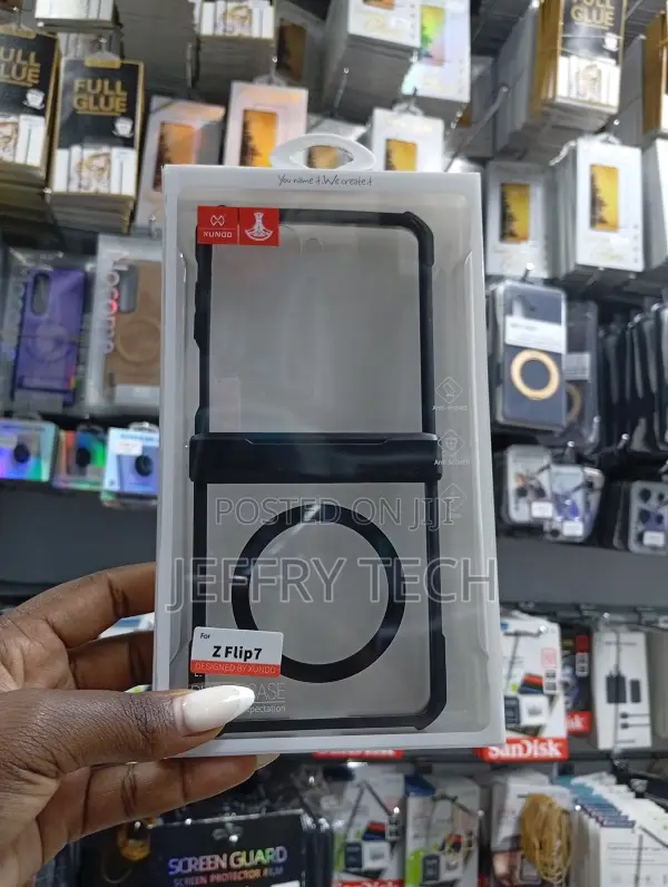 Magsafe Protective Case for the Samsung Galaxy Z Flip 7.