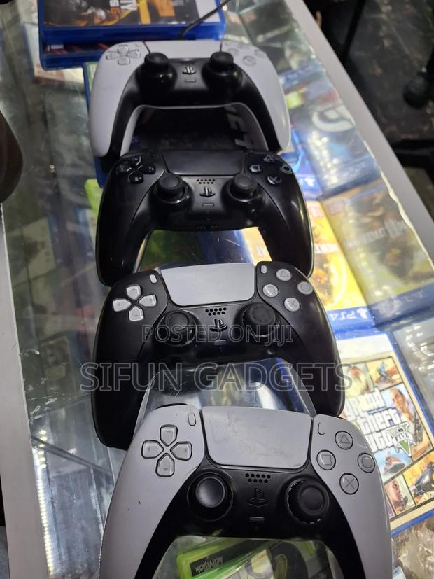 Ex Uk Ps5 Controllers/Used Ps5 Pads Available