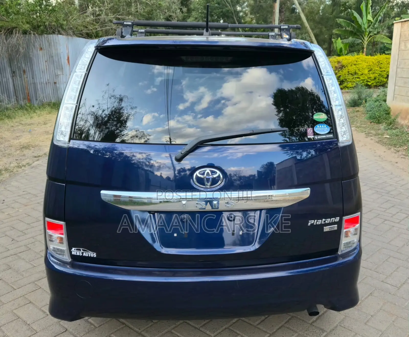 Toyota ISIS 2018 Blue