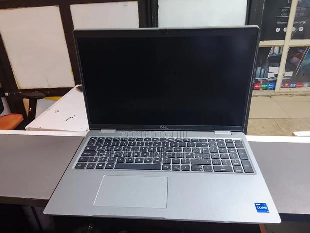 Laptop Dell Latitude 5520 8GB Intel Core i7 SSD 256GB - thumbnail 3