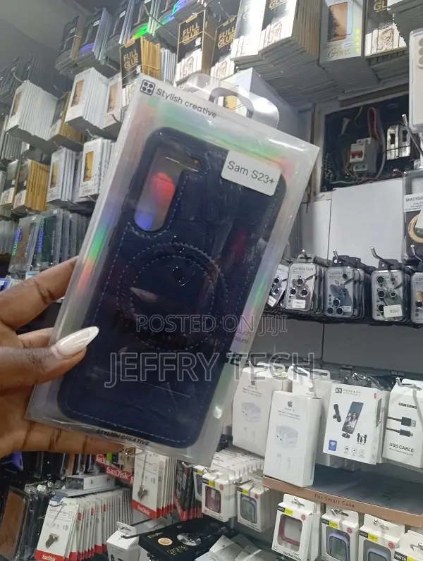 Leather Magsafe Shockproof Cover for the Samsung Galaxy S23 Plus.