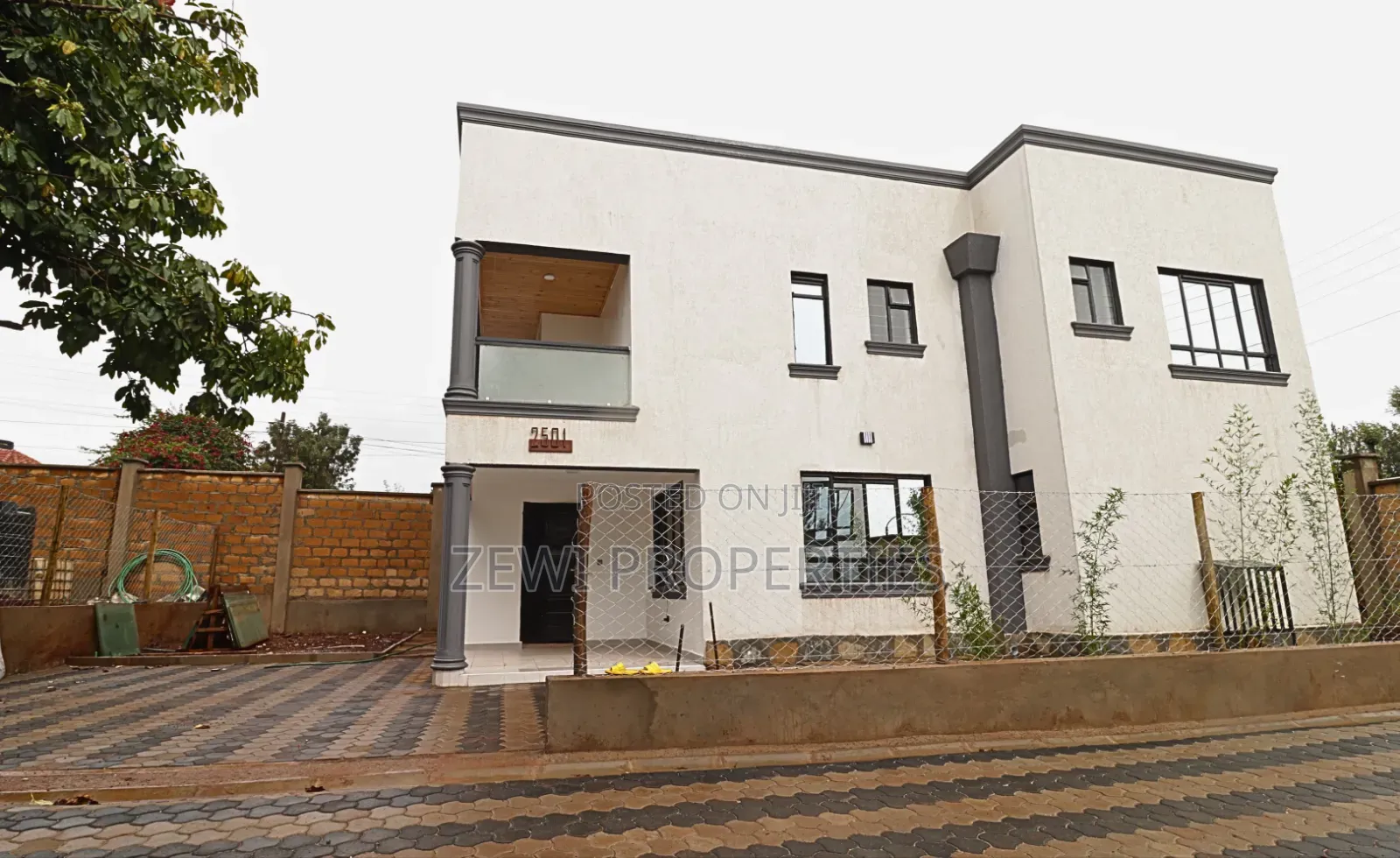 4bdrm Maisonette in Kibiku for sale