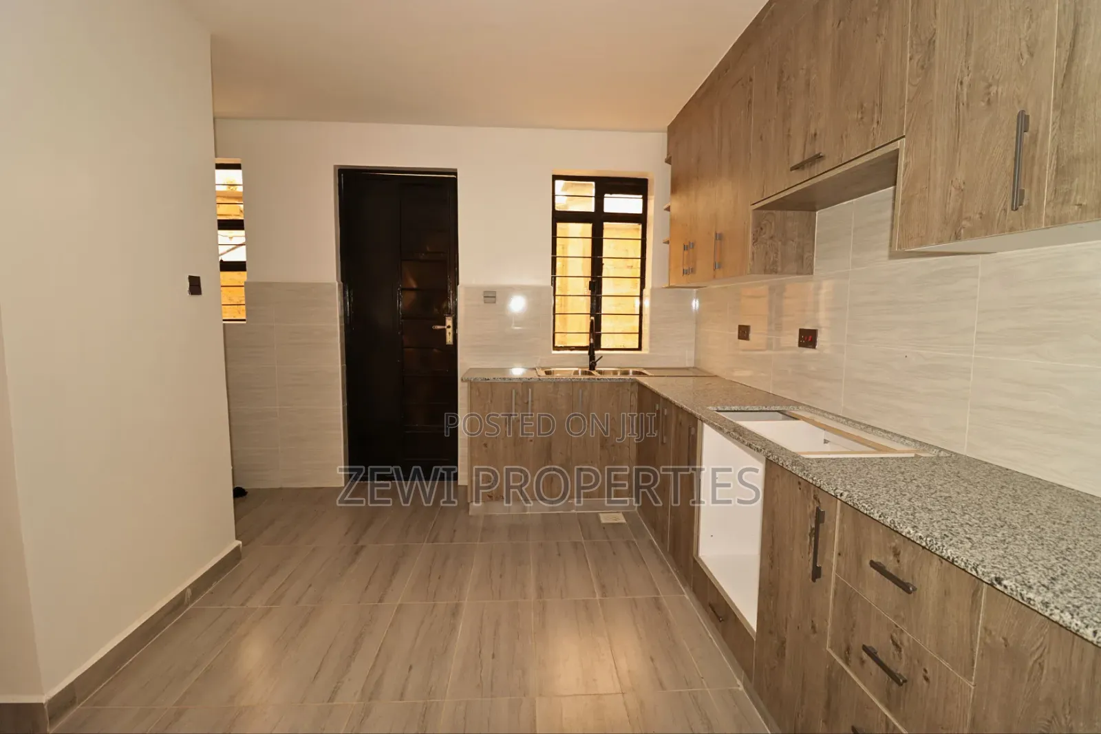 4bdrm Maisonette in Kibiku for sale