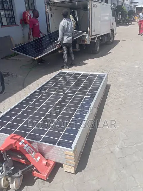 585watts N-Type All Weather Golden Solar Panel