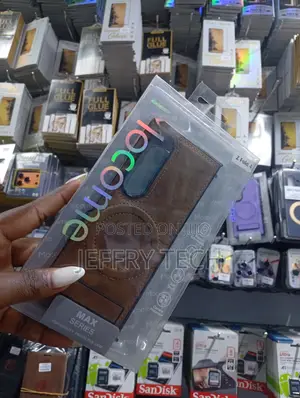 Mocome M Leather Case With a Kickstand for the Samsung Galaxy Z Fold 4