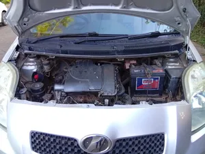 Toyota Vitz 2006 Silver