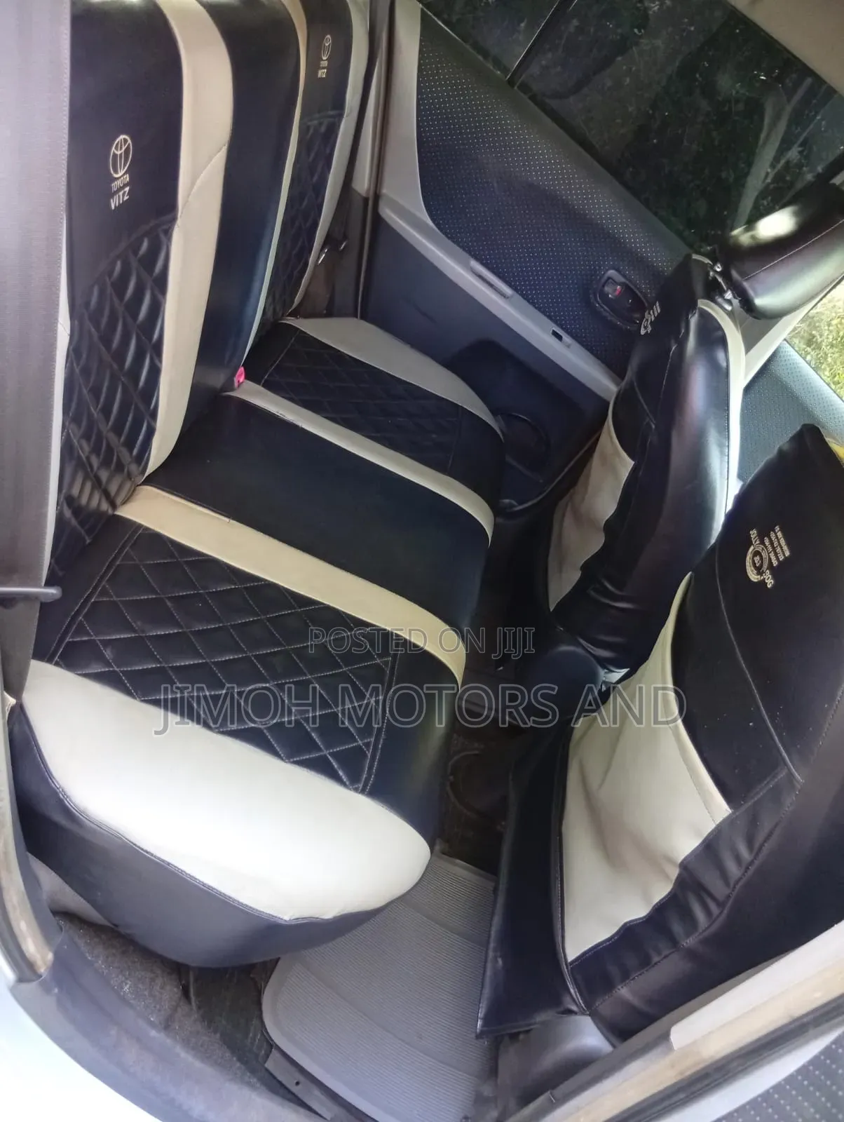 Toyota Vitz 2006 Silver