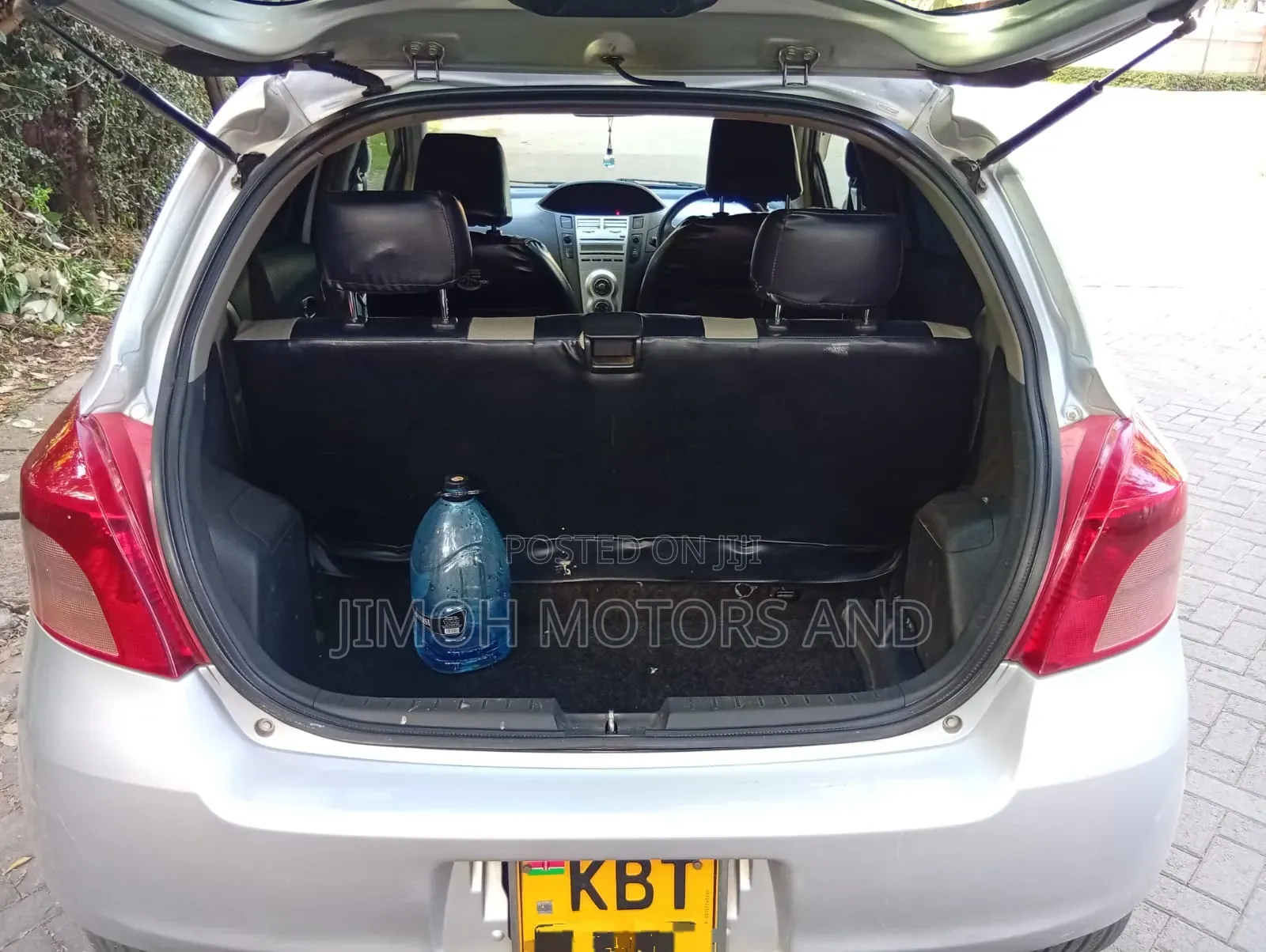 Toyota Vitz 2006 Silver