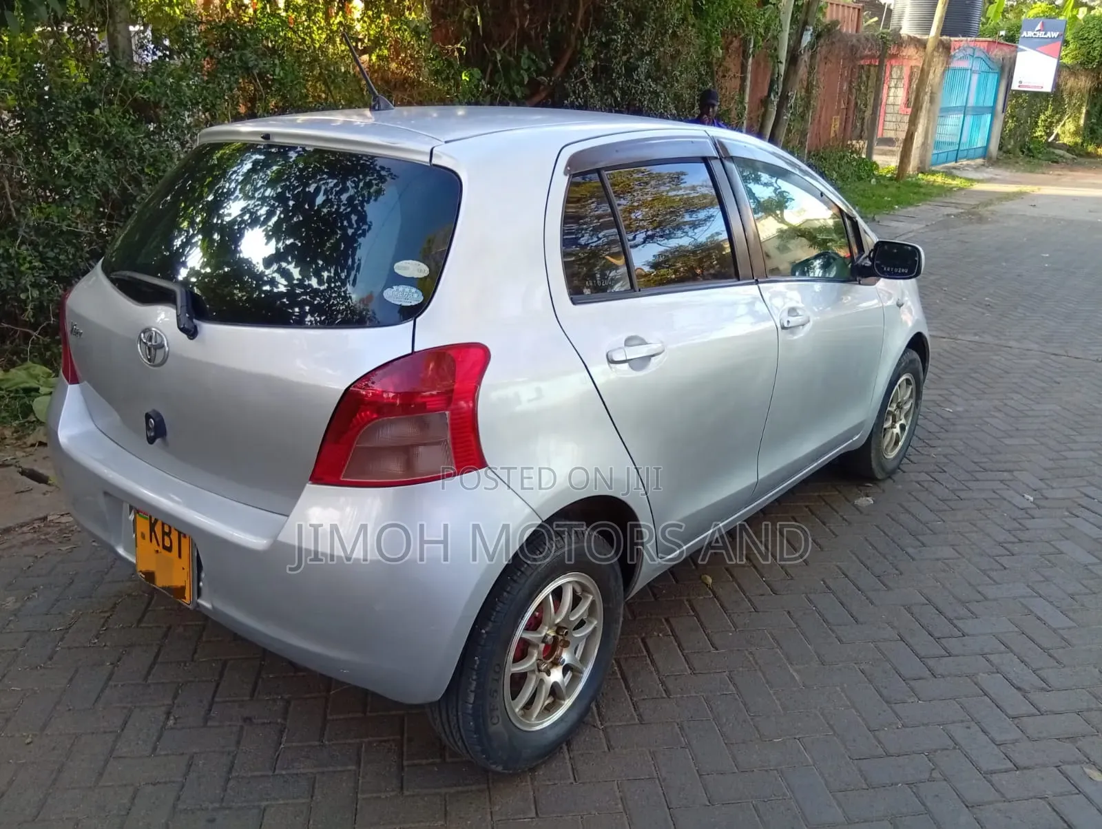 Toyota Vitz 2006 Silver