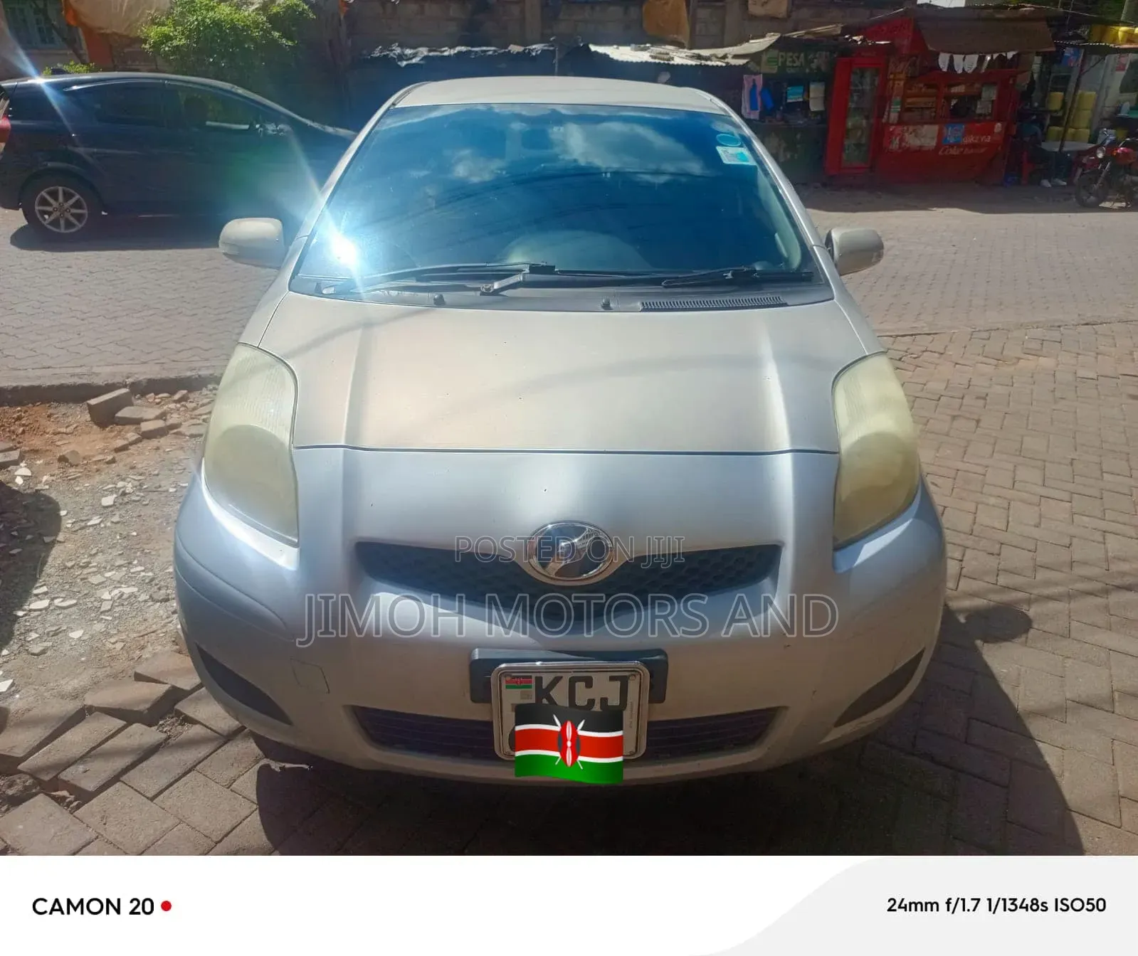 Toyota Vitz 2009 Silver