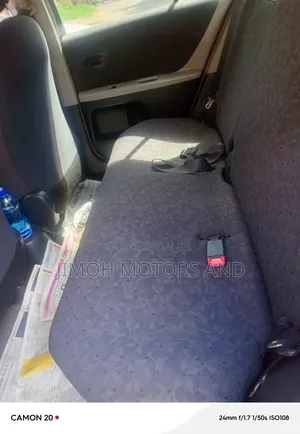 Toyota Vitz 2009 Silver