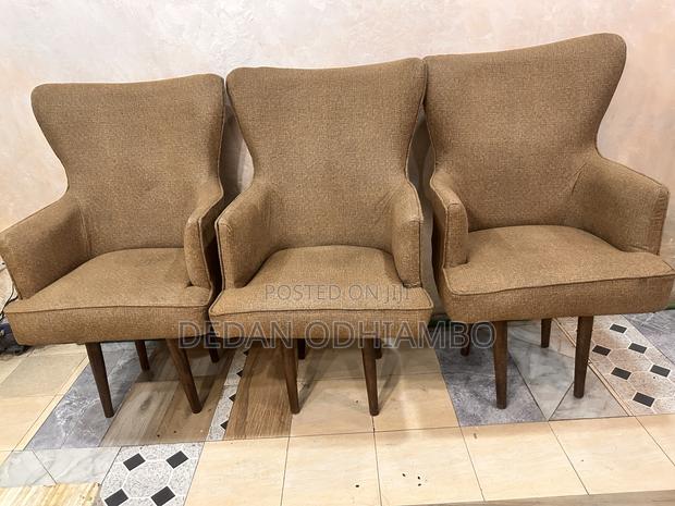 3 Pedicure Chairs - thumbnail 2