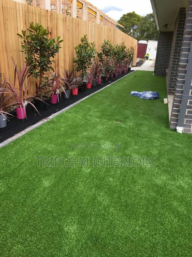 Weather Resistant Artificial Lawn Grass for Outdoor Areas