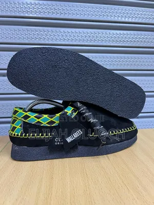 Clarks Wallabee LowJamaica BLK Suede