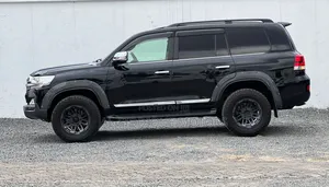 Toyota Land Cruiser 4.6 V8 ZX 2019 Black