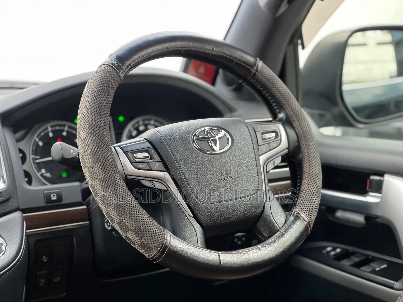 Toyota Land Cruiser 4.6 V8 ZX 2019 Black