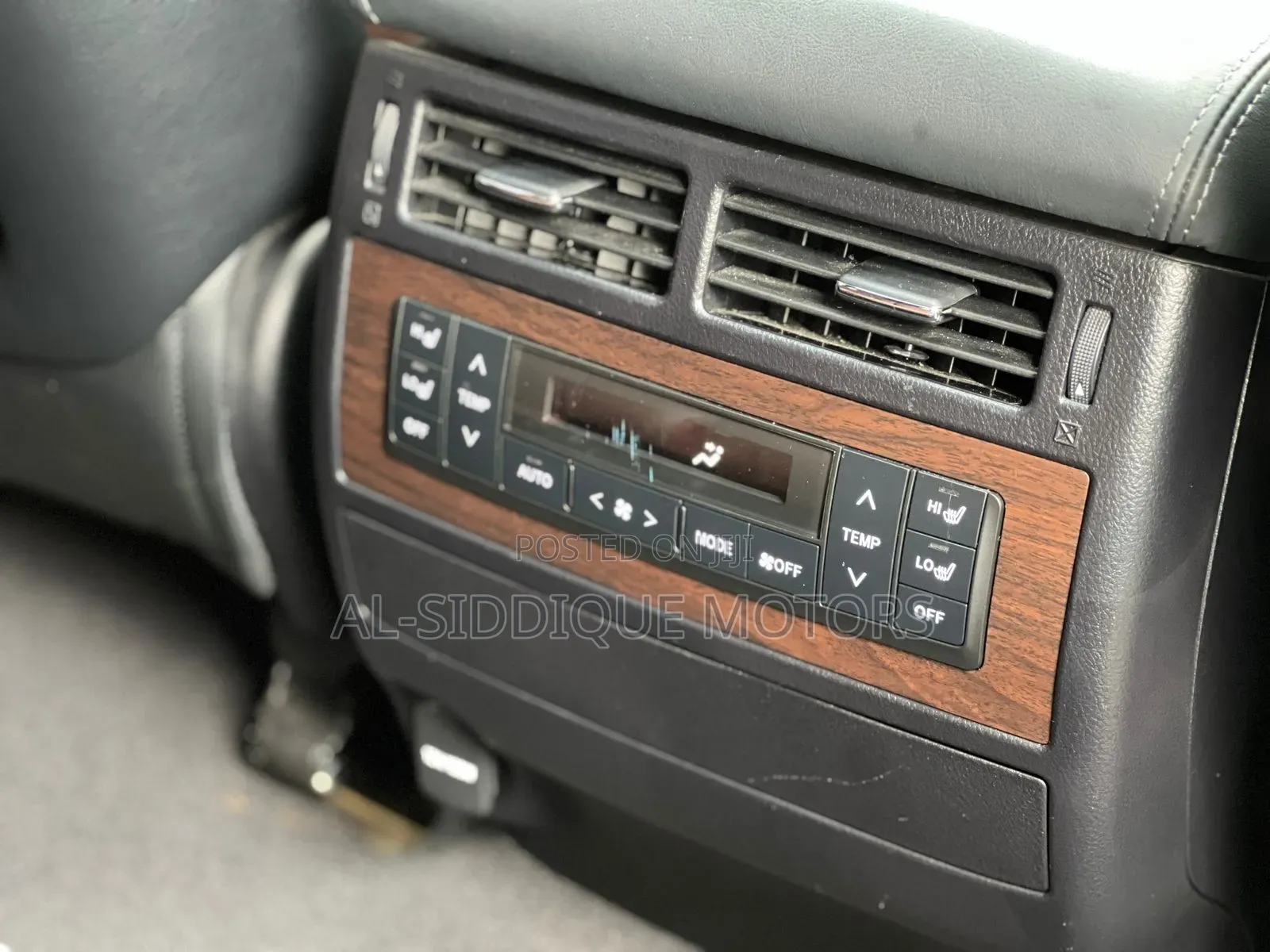 Toyota Land Cruiser 4.6 V8 ZX 2019 Black