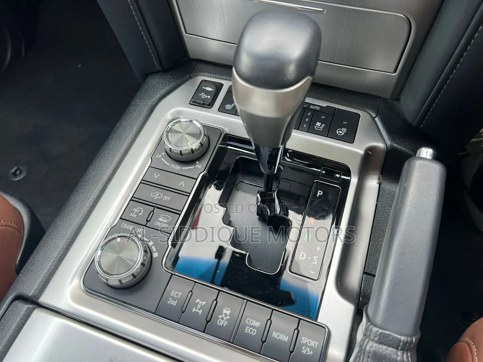 Toyota Land Cruiser 4.6 V8 ZX 2019 Black