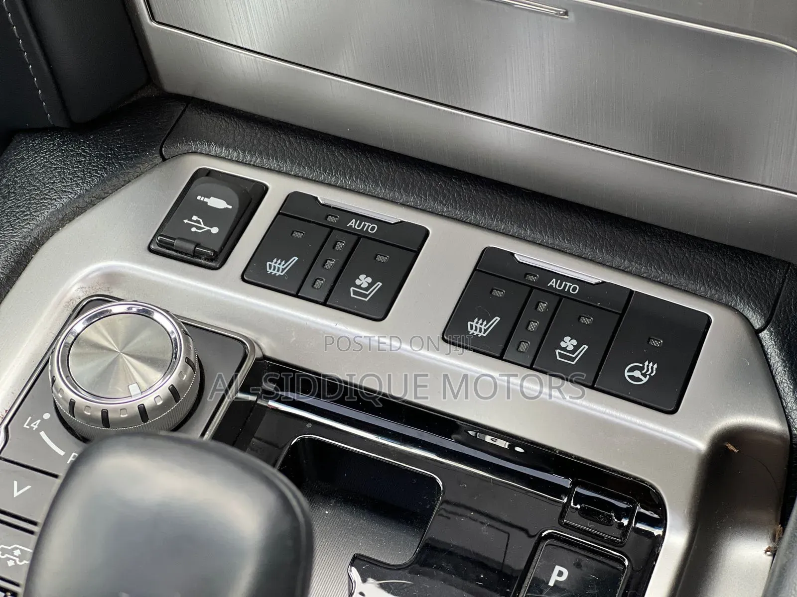 Toyota Land Cruiser 4.6 V8 ZX 2019 Black