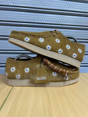 Clarks Originals Wallabee Dark Olive Floral"Emboidery" Size 39-45