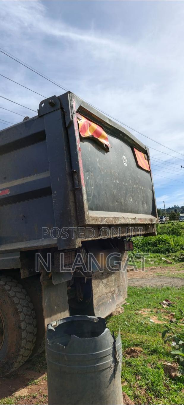 Ashok Leyland Tipper - thumbnail 5