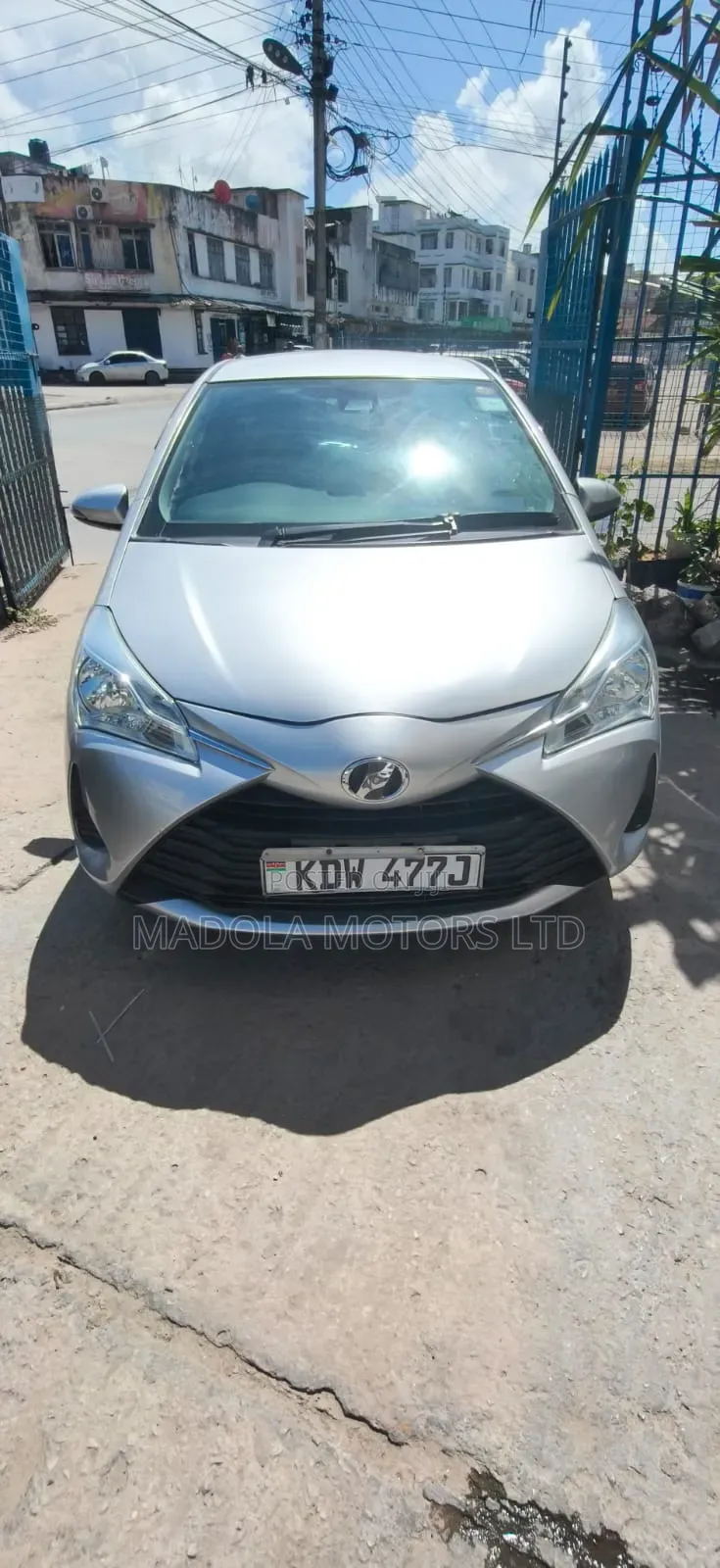 Toyota Vitz 1.3 AWD 5dr 2018 Silver