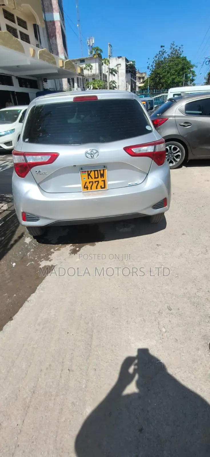 Toyota Vitz 1.3 AWD 5dr 2018 Silver