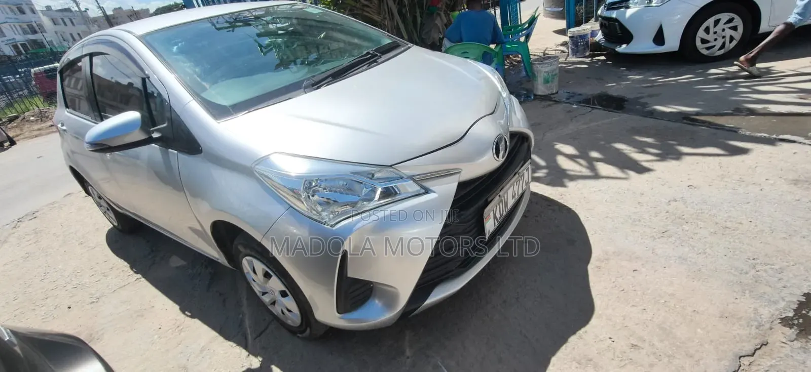 Toyota Vitz 1.3 AWD 5dr 2018 Silver