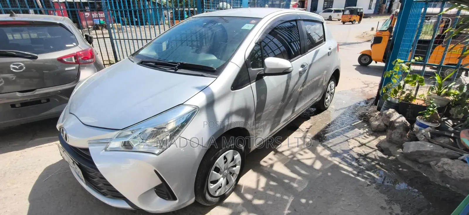 Toyota Vitz 1.3 AWD 5dr 2018 Silver