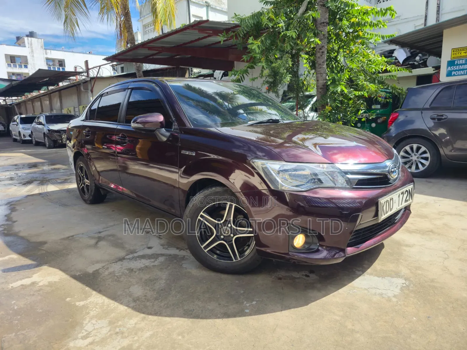 Toyota Axio 1.5 Hybrid 2WD 2014 Purple