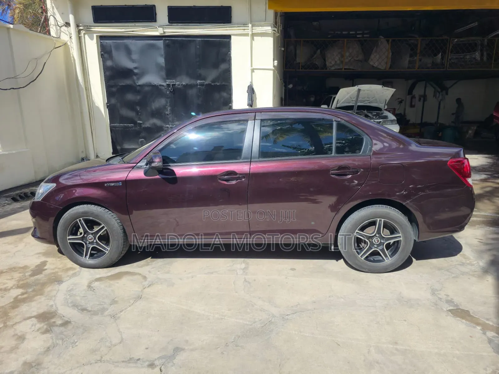Toyota Axio 1.5 Hybrid 2WD 2014 Purple