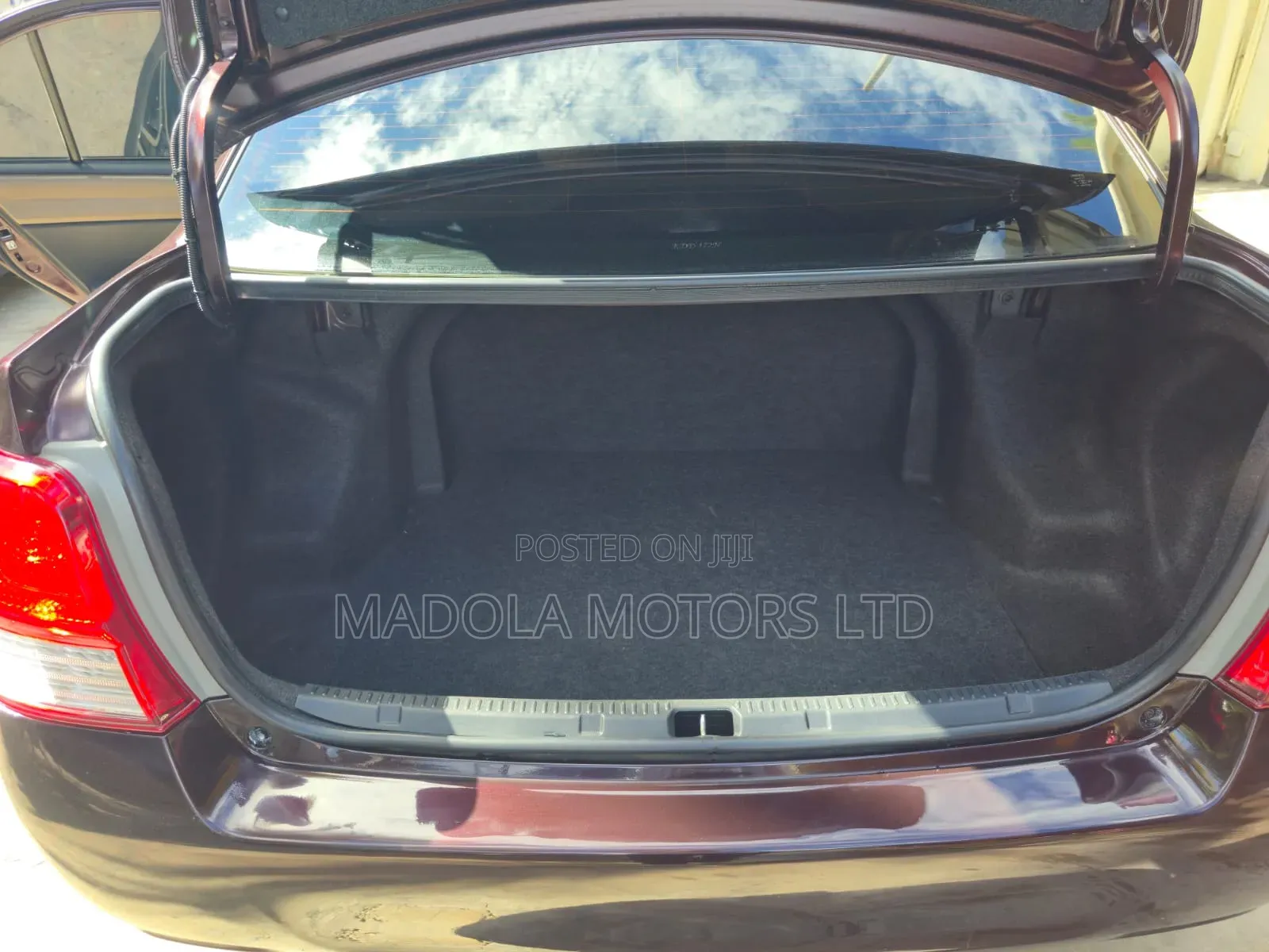 Toyota Axio 1.5 Hybrid 2WD 2014 Purple