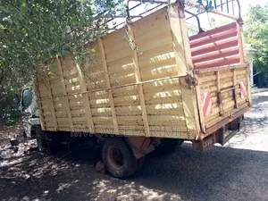 Mitsubishi Canter 2000 White