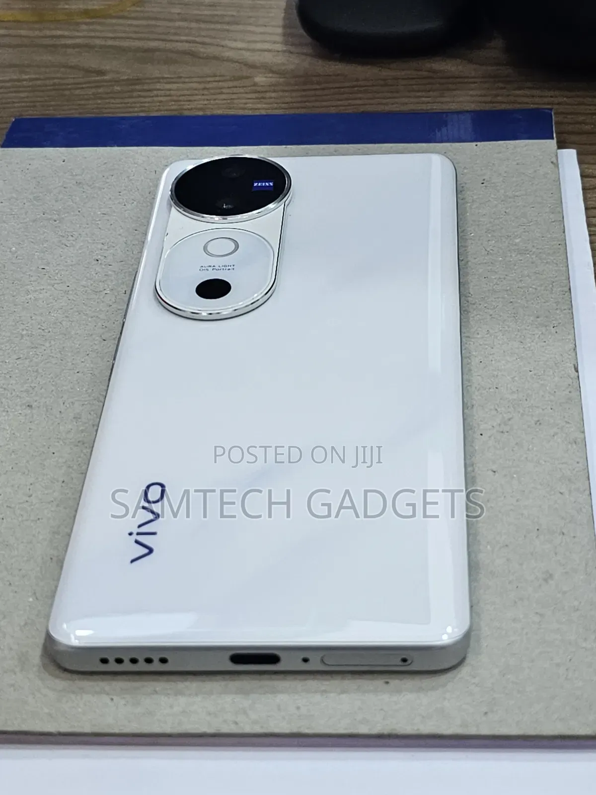 Vivo V40 5G 256 GB White