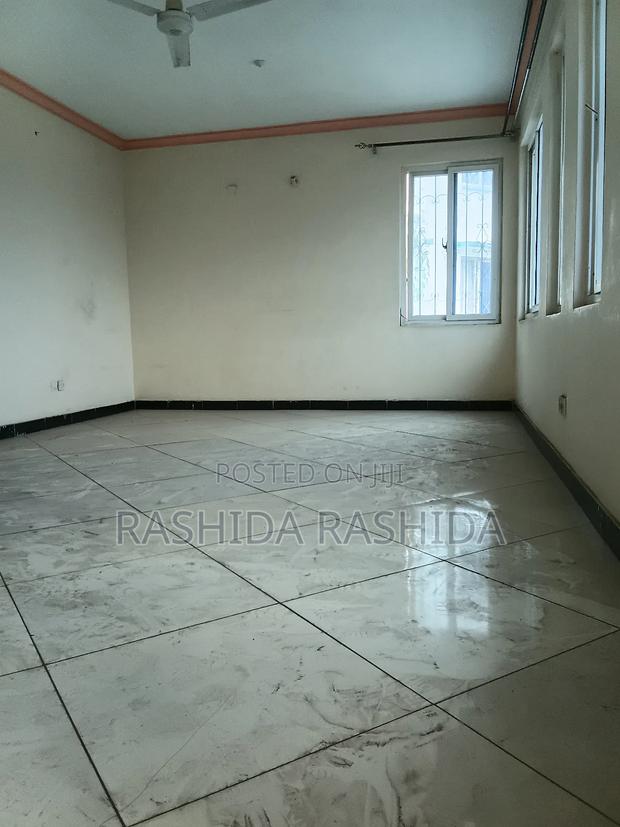 3bdrm Apartment in Tudor for sale - thumbnail 3