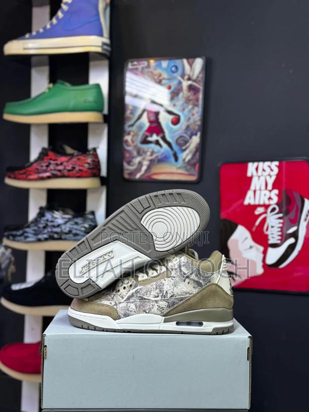 Nike Jordan 3 ‘Realtree Camo’
 Sizes :_40 41 42 43 44 45 46_