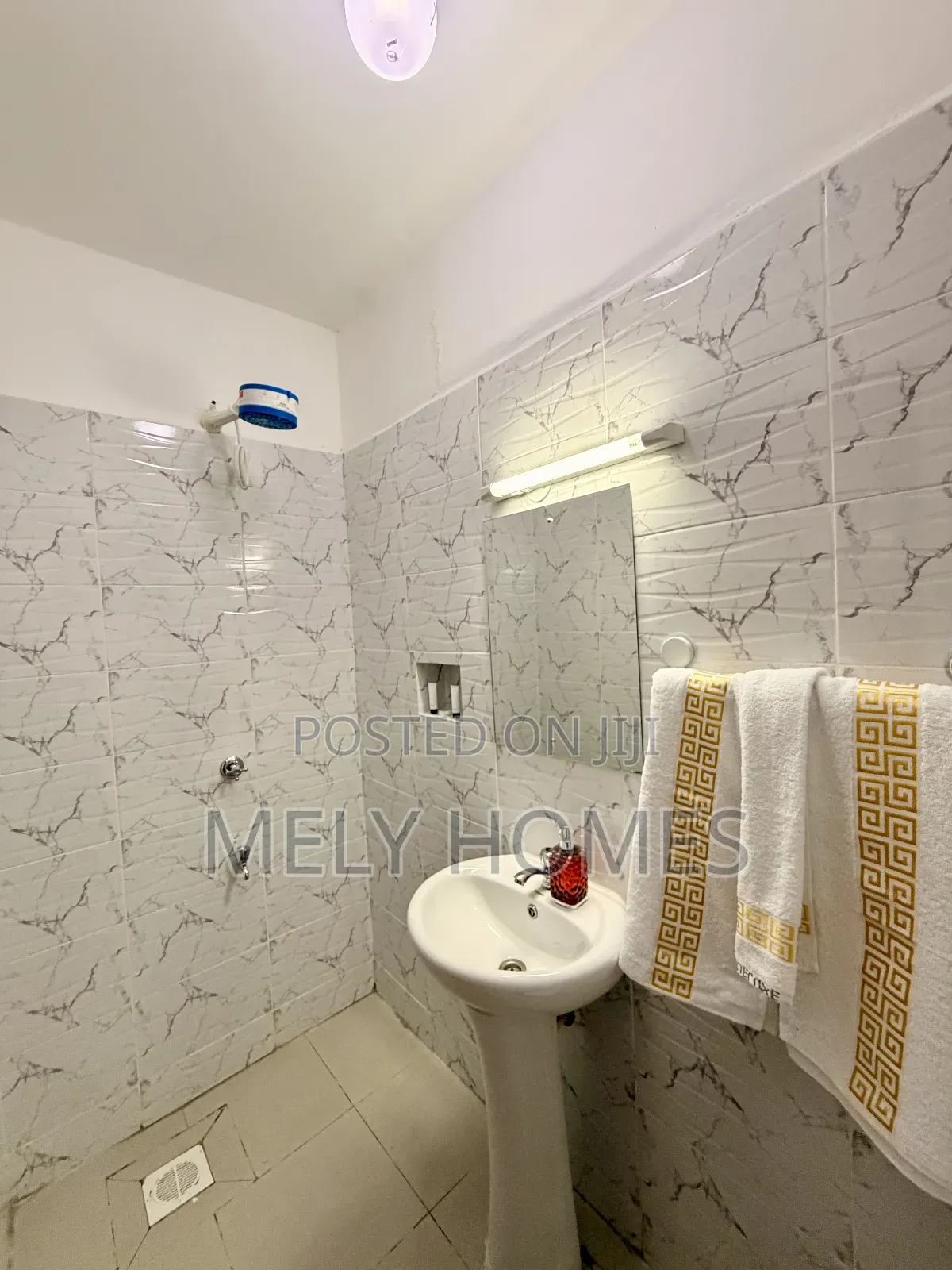 Modern Studio Apartment at Grand Midtown - Ngara