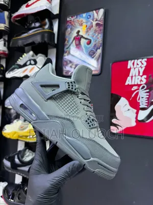 Nike Jordan 4 Retro “Wet Cement”
Sizes :_38 39 40 41 42 43 44 45 46 47