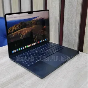 New Apple MacBook Air 2025 M4 13-inch 16GB Apple M4 Pro SSD 256GB