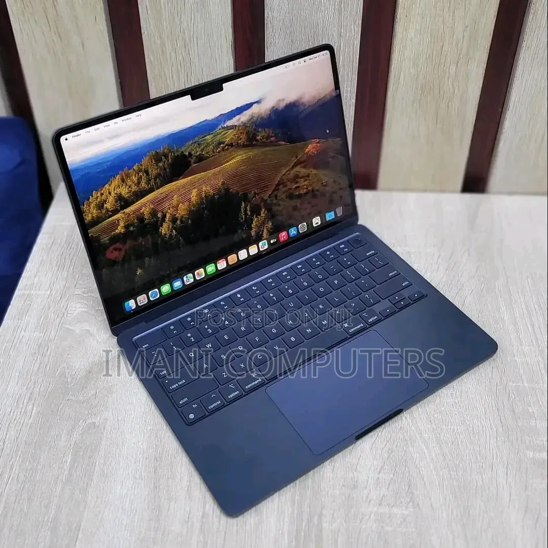 New Apple MacBook Air 2025 M4 13-inch 16GB Apple M4 Pro SSD 256GB