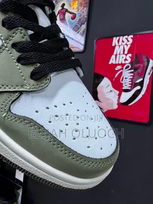 Nike Air Jordan 1 Retro ‘Medium Olive’
 Sizes :_40 41 42 43 44 45 46_